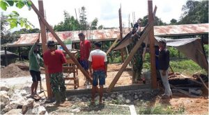 Pembangunan MCK Masuk Tahap Pendirian Tiang Pembangunan MCK Masuk Tahap Pendirian Tiang