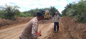 Pengerasan Jalan Terus Dipantau Satgas TMMD Kodim 1004/Kotabaru