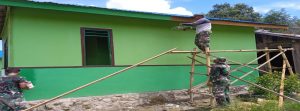 Satgas TMMD Kodim 1004/Kotabaru Dibantu Warga Renovasi RTLH Pak Agul