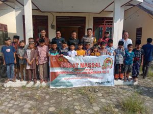 Peringati HUT Bhayangkara ke – 76 Polsek Ukui Gelar Bhakti Sosial Khitan Massal di Desa Air Hitam