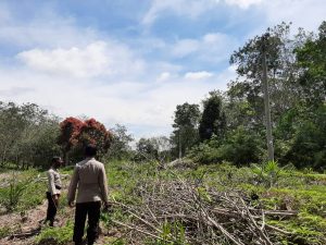 Siaga Karhutla, Polsek Ukui Lakukan Patroli Daerah Rawan dan Dosialisasi Pencegahan Karhutla Intens. Siaga Karhutla, Polsek Ukui Lakukan Patroli Daerah Rawan dan Dosialisasi Pencegahan Karhutla Intens.