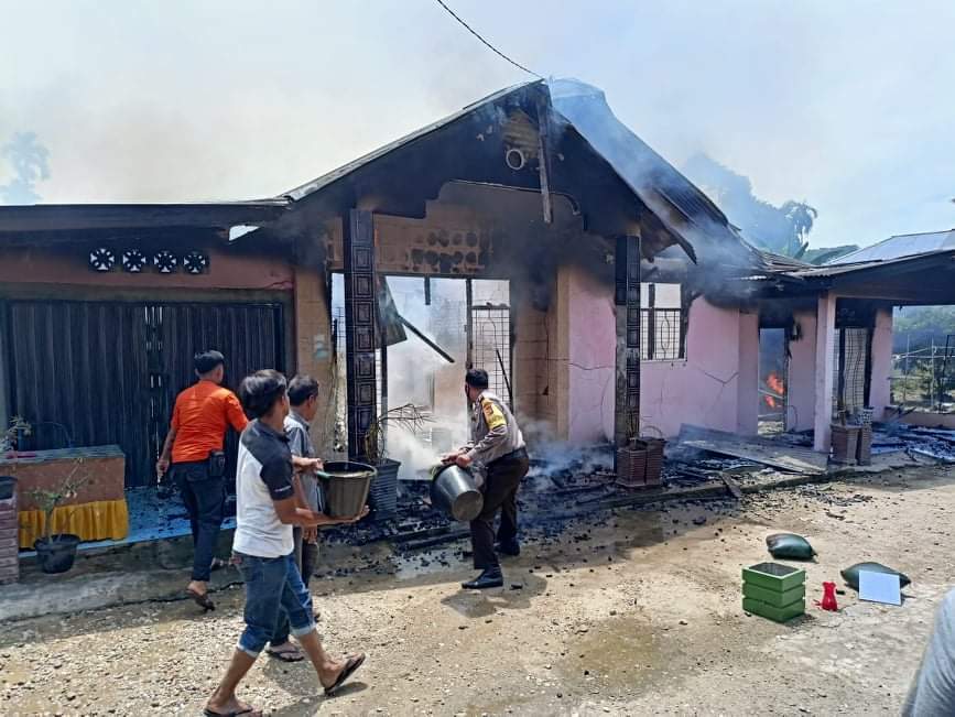 Dua Unit Rumah Permanen Hangus di Lalap si Jago Merah di Rumbio