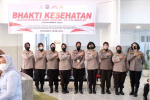 Polwan Polda Riau Gelar Bhakti Kesehatan Songsong Hari Jadinya Yang  Ke-74
