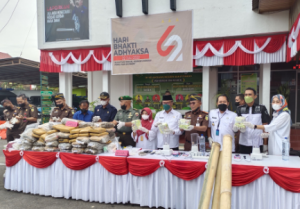 WAKIL WALIKOTA HADIRI PEMUSNAHAN BARANG BUKTI PERKARA PIDUM DI KEJAKSAAN NEGERI BUKITTINGGI WAKIL WALIKOTA HADIRI PEMUSNAHAN BARANG BUKTI PERKARA PIDUM DI KEJAKSAAN NEGERI BUKITTINGGI