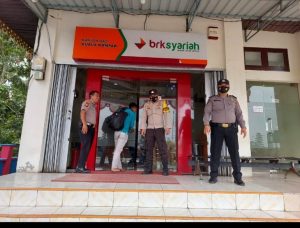 Jaga Kondisi di Tengah Masyarakat, Polisi Kuala Kampar Pantau Lokasi Perbankan