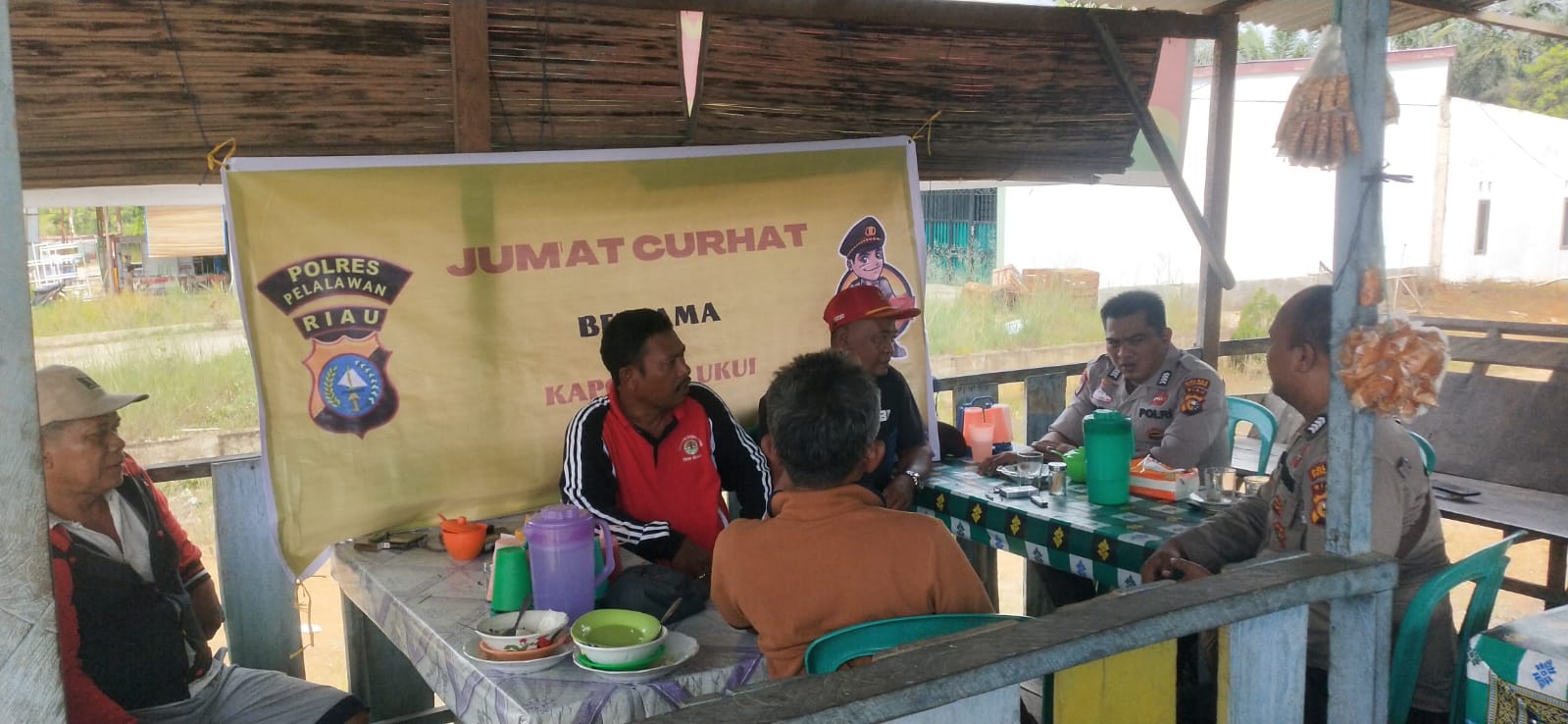 Melalui Jumat Curhat, Polsek Ukui Serap Aspirasi dan Informasi Masyarakat Kelurahan Ukui