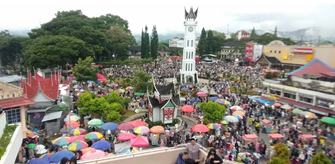 TERKAIT RAMAIYA PEDAGAG KAKI LIMA DI JAM GADANG WALI KOTA BUKITTINGGI ANGKAT BICARA