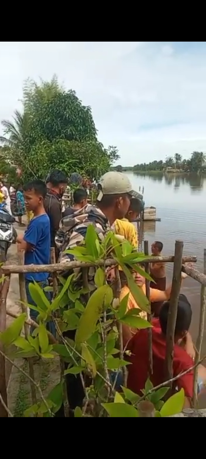 Anak Perempuan 5 Tahun Diduga Tenggelam Dibawa Arus Sungai Komering