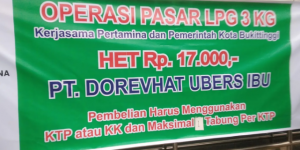 kelangkaan Gas LPG di Wilayah Bukittinggi, mengakibatkan masyarakat Rela mengantri demi mendapatkannya