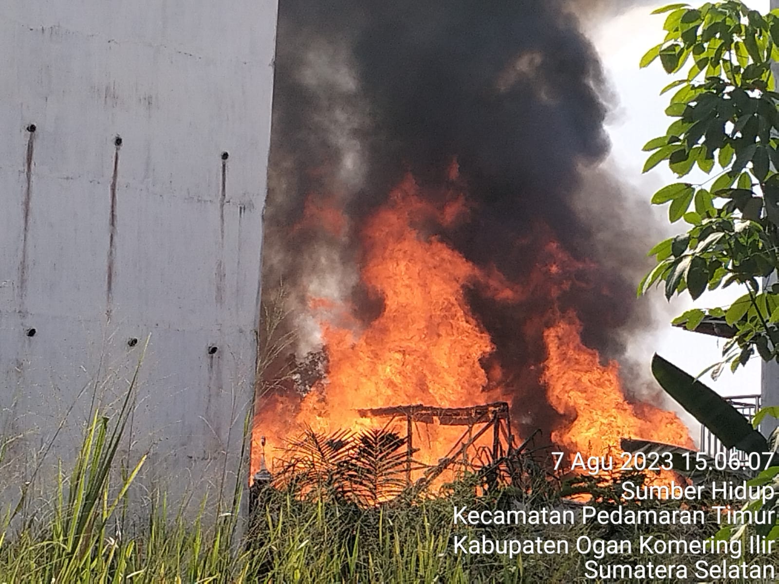 Gara-Gara Korsleting listrik, Rumah Fahrizal Hangus Terbakar