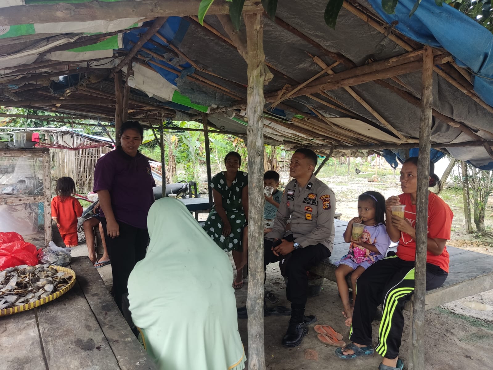 Ciptakan Suasana Kondusif dan Sejuk, Polisi Sambangi Warga Bandar Sei Kijang