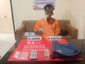 Terlibat Narkoba Satu Warga Air Tiris di Ringkus Satresnarkoba Kampar Terlibat Narkoba Satu Warga Air Tiris di Ringkus Satresnarkoba Kampar