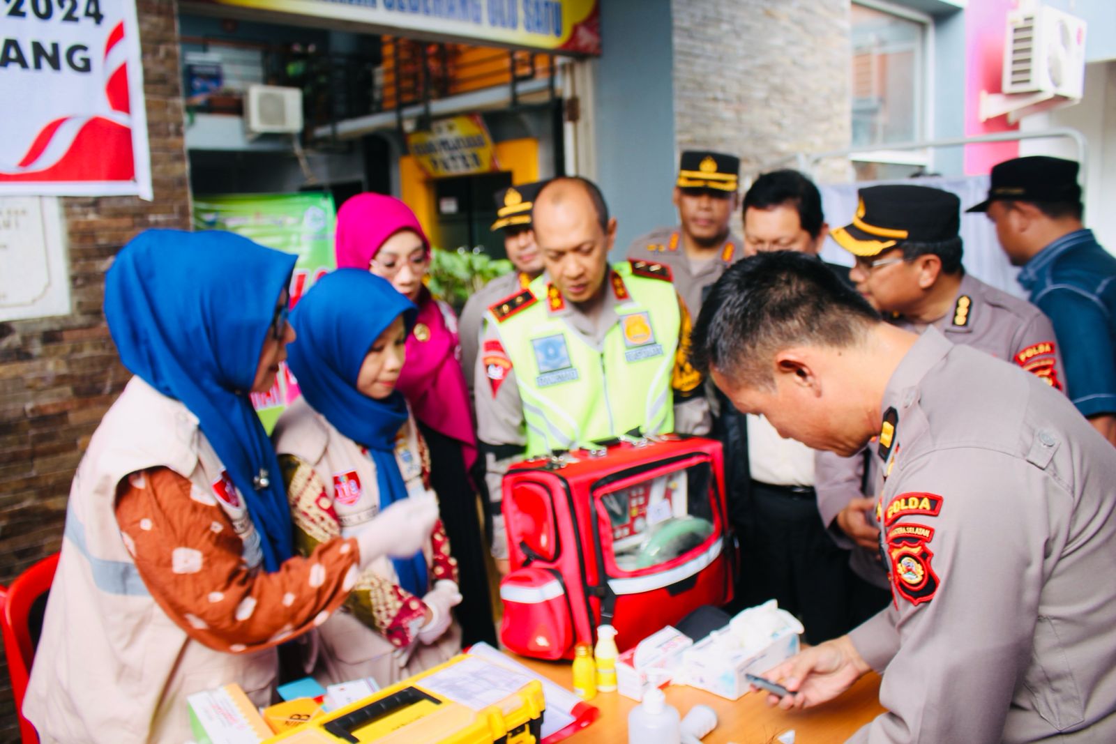 Tinjau Kegiatan Tim Yankes Terpadu, Irjen Rachmad Wibowo : Kita Jaga Kesehatan Petugas PPK