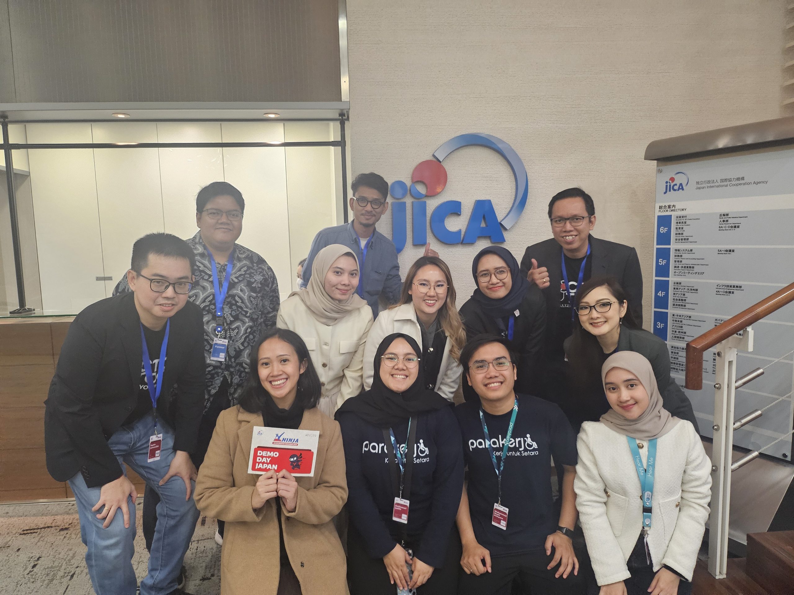 Top 3 The Most Impactful startups dalam NINJA Accelerator program 2023: DoctorTool, Hear Me dan ParaKerja bersama perwakilan tim ANGIN. Sumber: DoctorTool