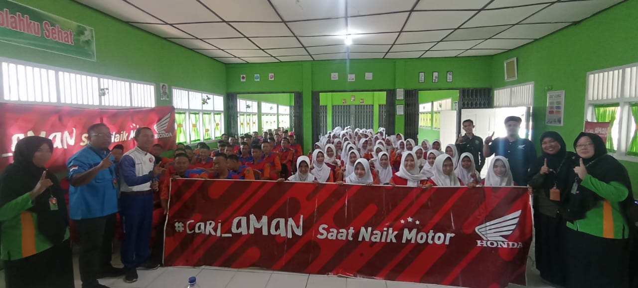 Beri Edukasi Safety Riding, Astra Motor Sumsel Sambangi SMK di Muara Enim