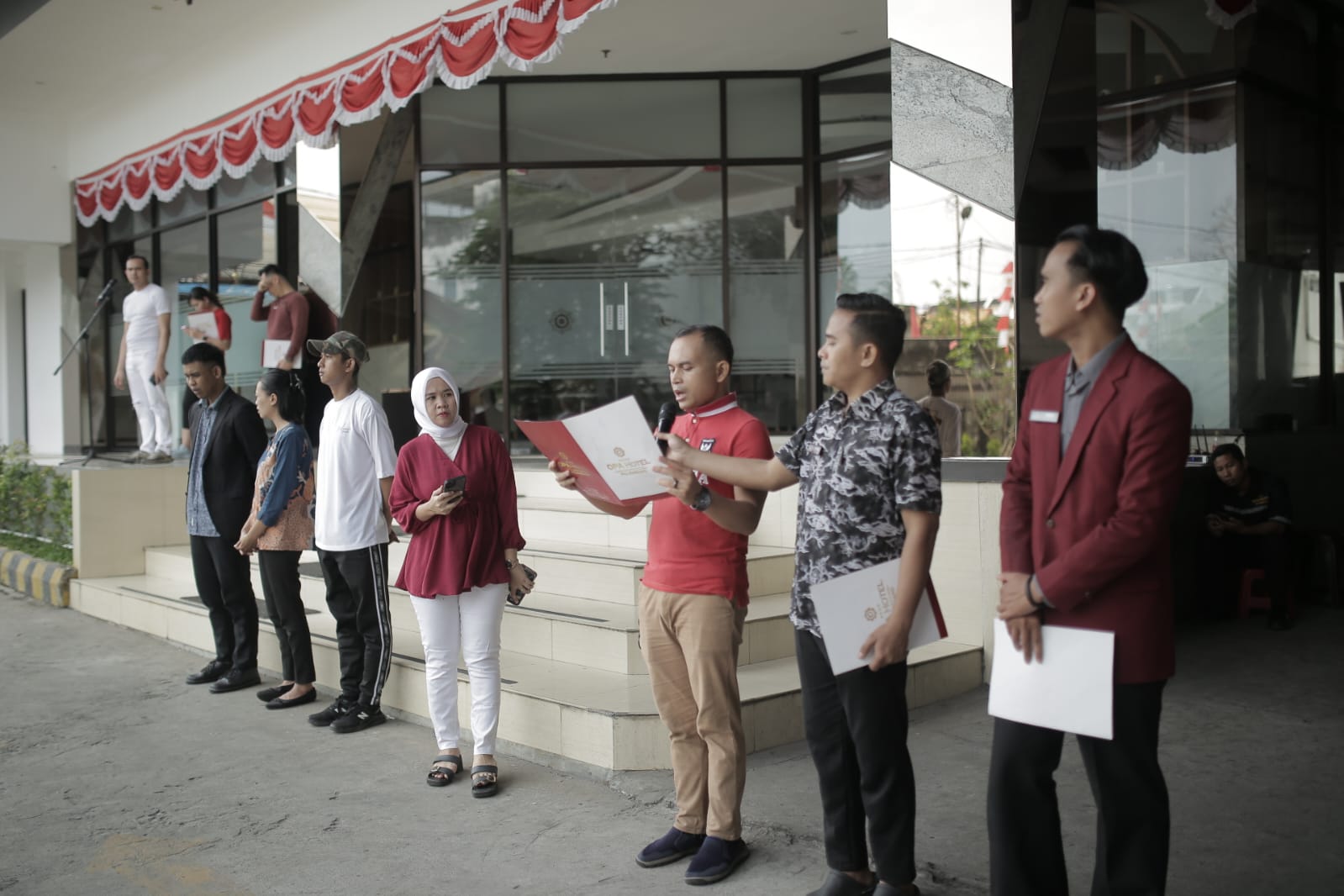 Peringati Hari Kemerdekaan RI Ke-79 Opa Hotel Adakan Upacara dan Lomba 17 Agustus, Ini Yang Disampaikan GM