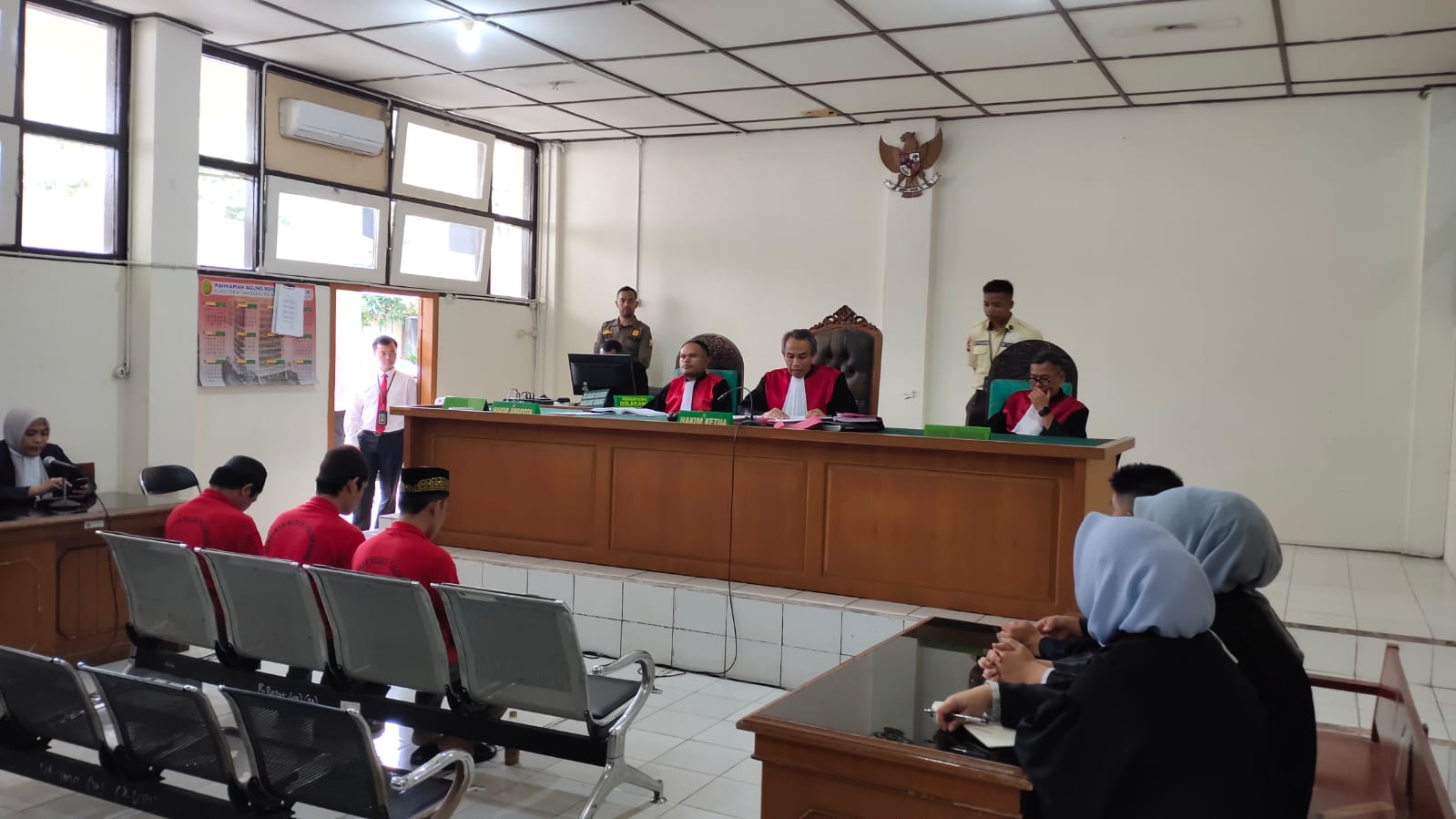 Pembunuhan Sadis: Mayat Dicor Semen, Tiga Terdakwa Dihukum Mati! 