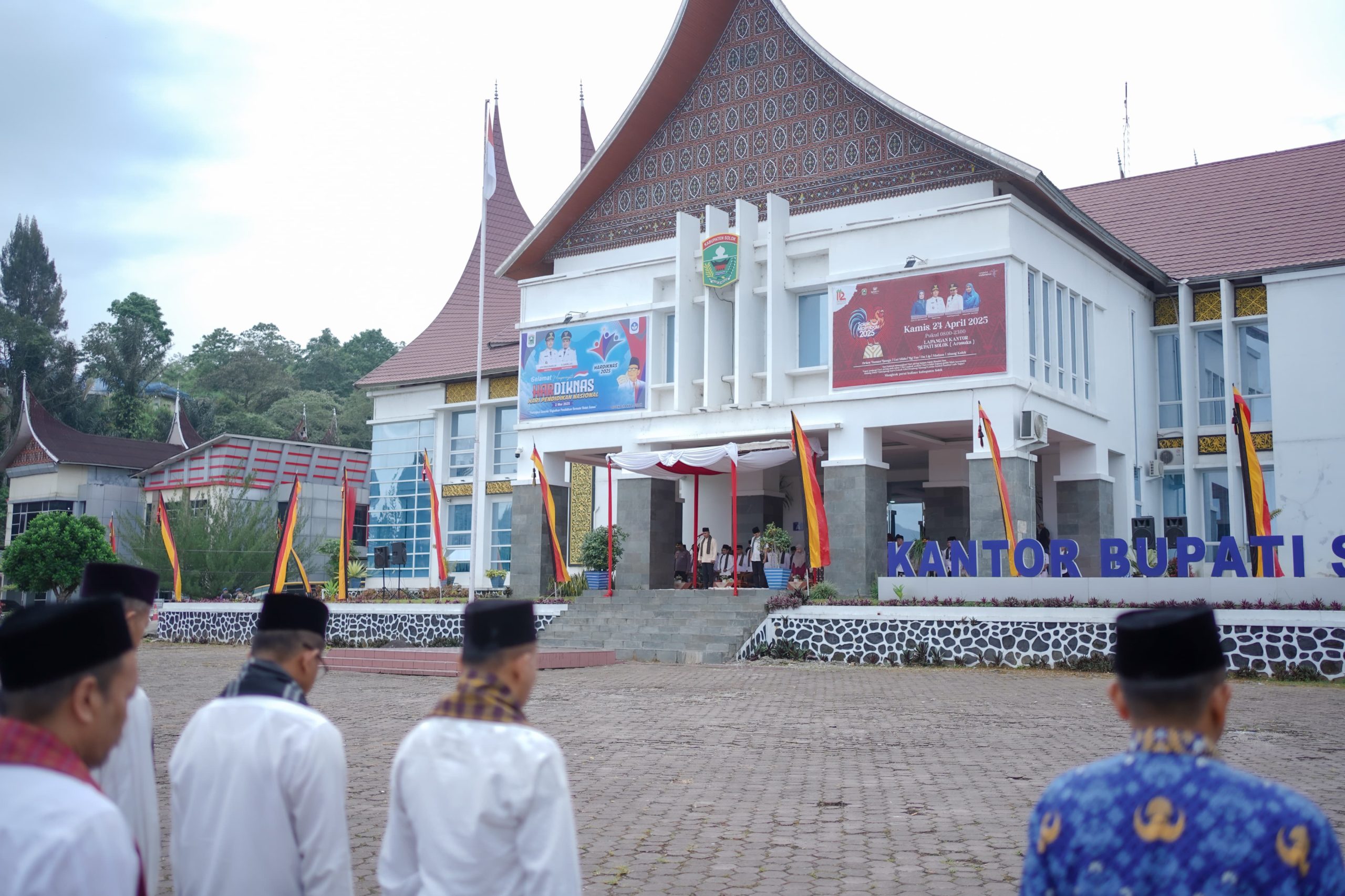 Akibat Terkuncinya Aplikasi SIPD, Menyebabkan Pemkab Solok Terlambat Pembayaran Gajii ASN