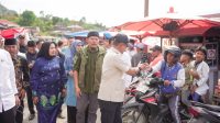 Rencana Revitalisasi Untuk Atasi Gangguan Jalan Umum, Bupati Jon Firman Pandu Kunjungi Pasar Bukit Sileh