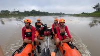 Hilang Saat Bermain Dipinggir Sungai, Basarnas Lakukan Pencarian