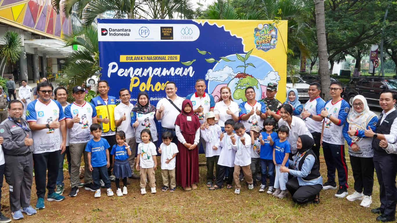 PTPP Sinergikan K3, ESG, dan Transportasi Hijau melalui Penanaman Pohon
