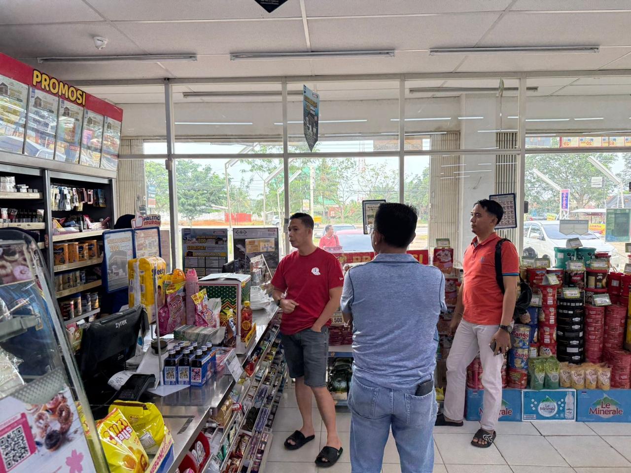Perampok Bersenjata Gasak Rp16 Juta dari Indomaret Palembang, Polisi Buru Pelaku