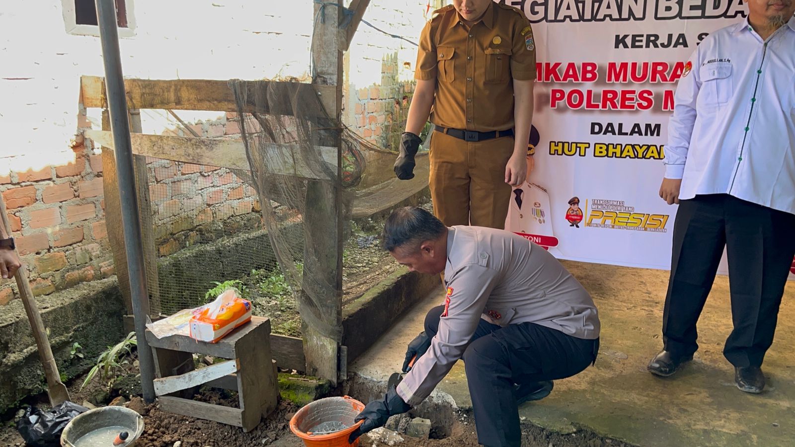 Dukung Program Kesejahteraan Presiden, Polda Sumsel Gelar Bedah Rumah di Muratara