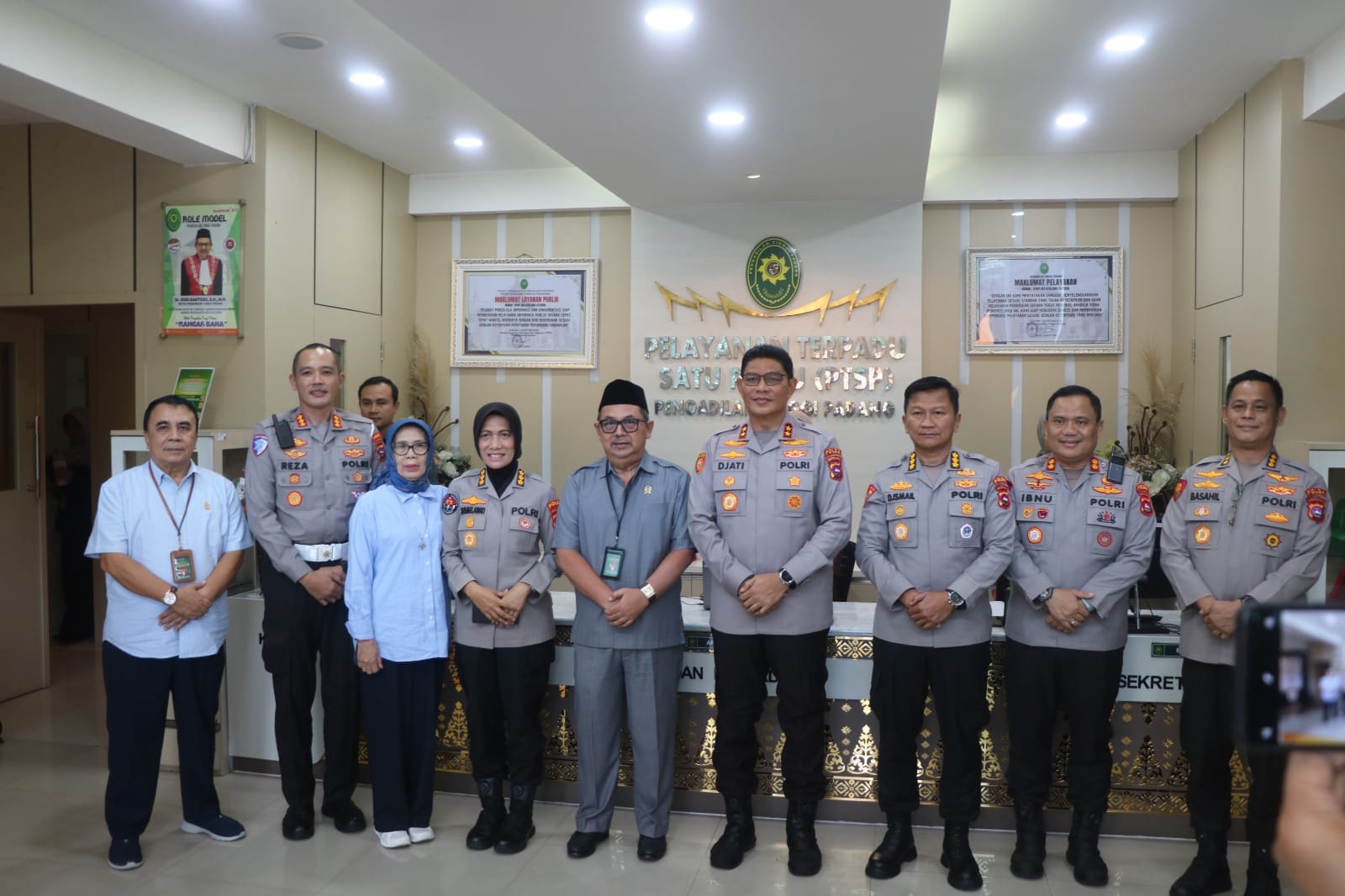 Perkuat Sinergi Penegakan Hukum, Kapolda Sumbar Jalin Silaturahmi dengan Ketua Pengadilan Tinggi Padang