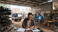 Beli Besi Eceran atau Mulai Menyetok? Hitungan untuk Usaha Fabrikasi Kecil Beli Besi Eceran atau Mulai Menyetok? Hitungan untuk Usaha Fabrikasi Kecil