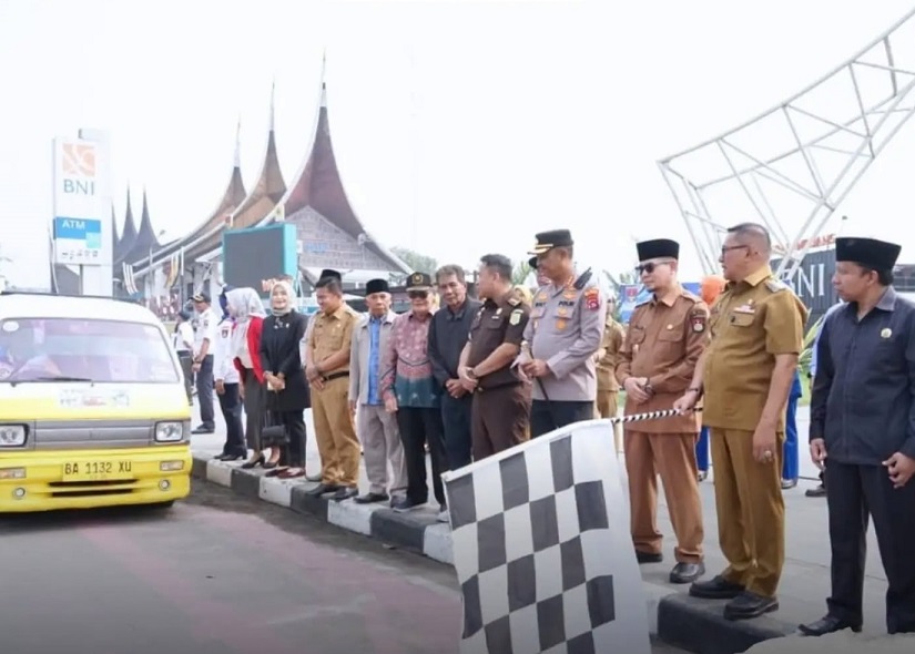 Pemko Bukittinggi Launching Angkutan Sekolah Gratis, 53 Angkot Layani 874 Pelajar