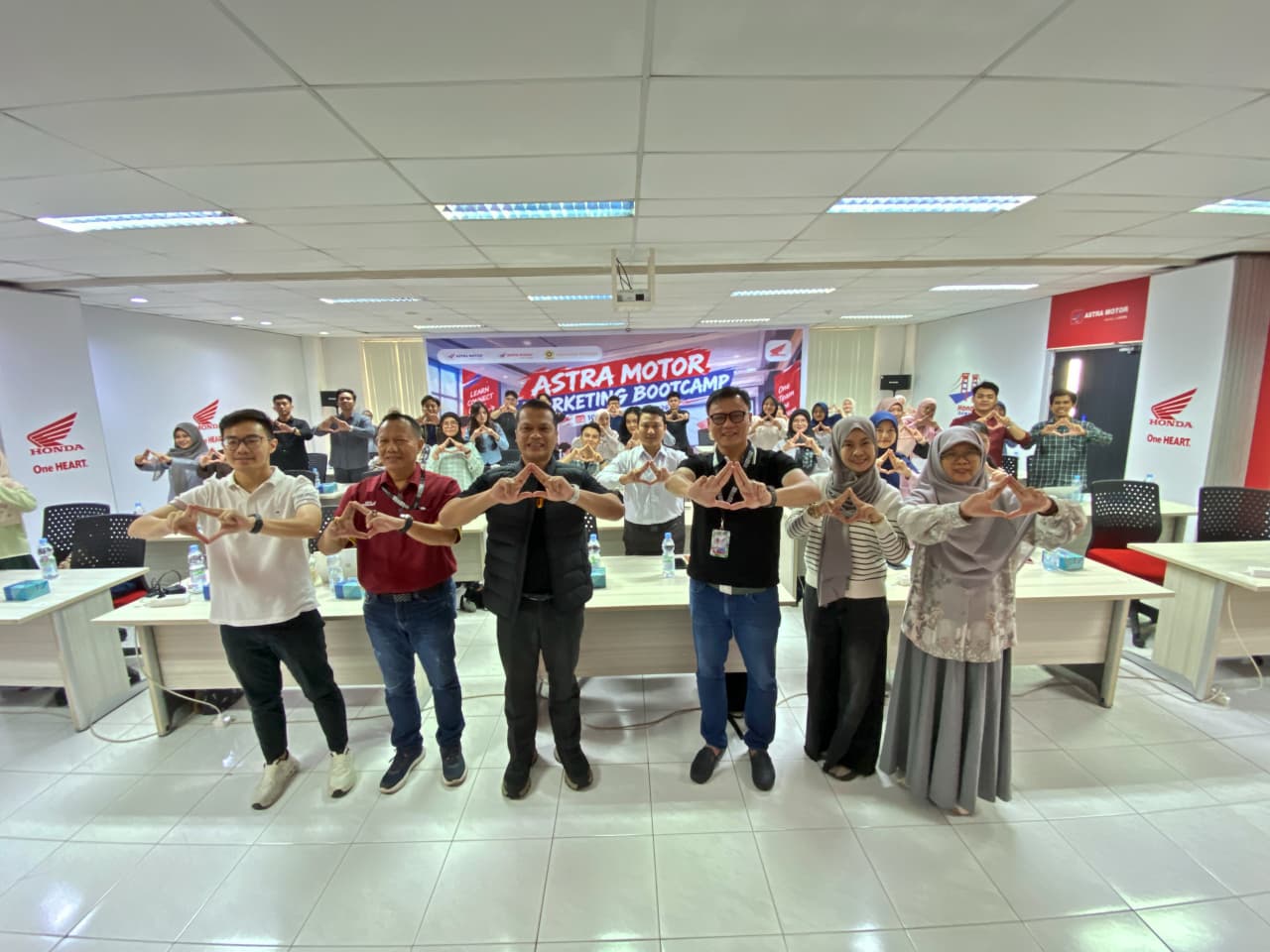 Astra Motor Sumsel Bekali 154 Alumni & Mahasiswa Unsri Lewat Marketing Bootcamp