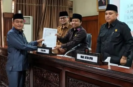 Enam Fraksi DPRD Bukittinggi Sampaikan Pemandangan Umum Terhadap R-APBD 2027 dan Dua Ranperda