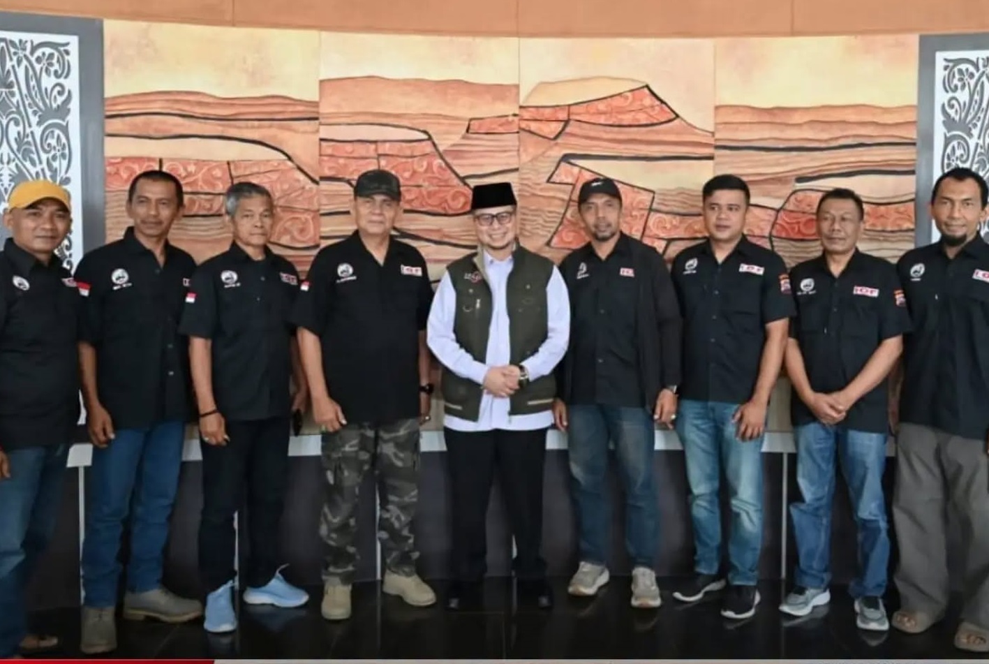 Wawako Bukittinggi Lepas Jam Gadang Jeep Club Ikuti Adventure Extreme Off Road Di Danau Rusa